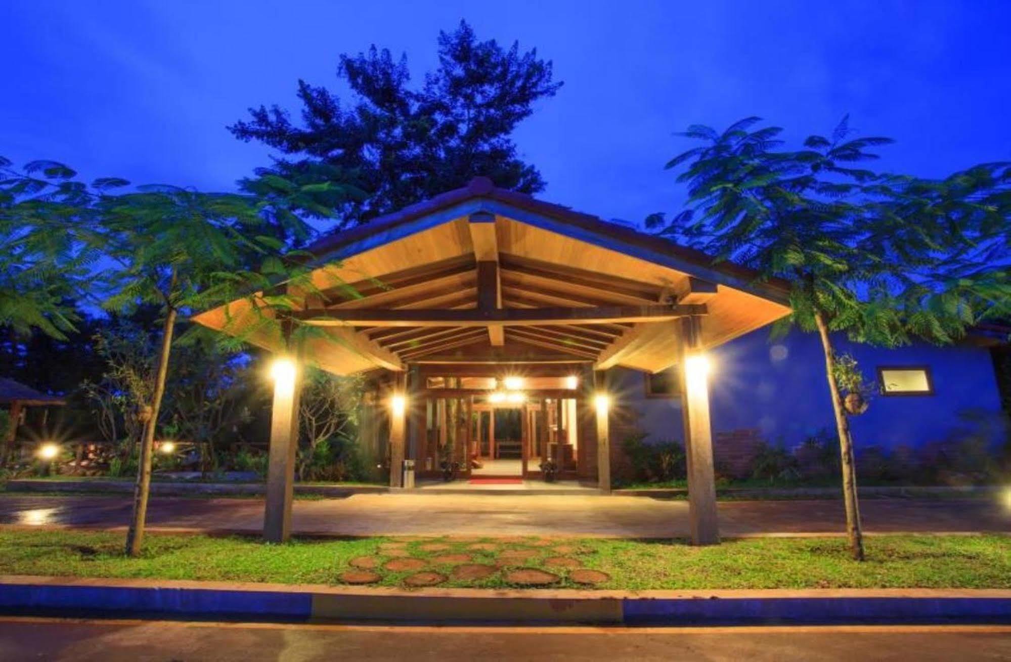 Mayura Hill Resort Sen Monorom Exterior foto